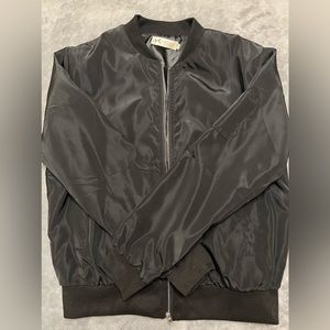 Lightweight bomber style jacket -black zip front in perfect condition